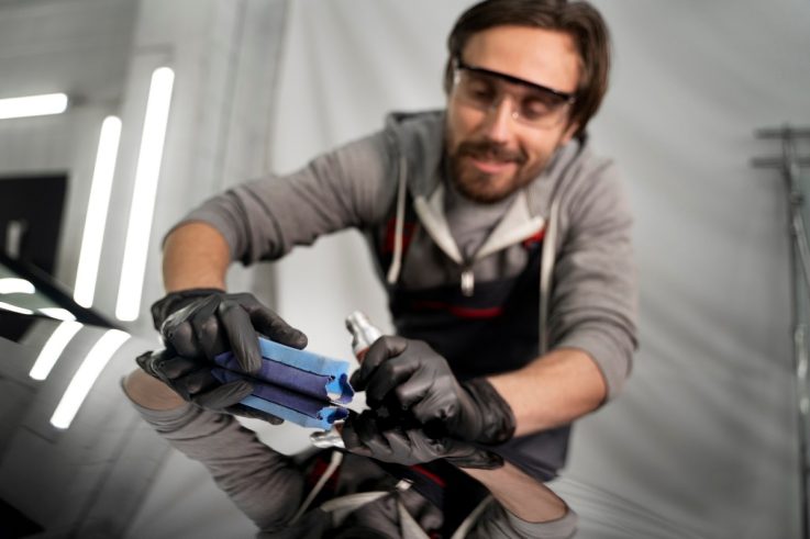 technik PDR przy pracy