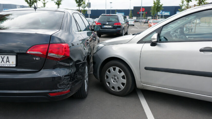 stłuczka parkingowa